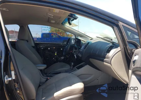 2016 Kia Forte Lx z USA, uszkodzony, nr VIN KNAFX4A65G5457316